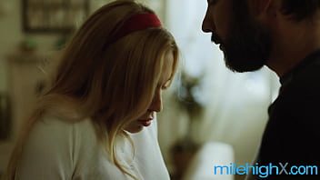 Fiind putin rusinoasa dureaza pana cand accepta sa suga pula si sa faca sex